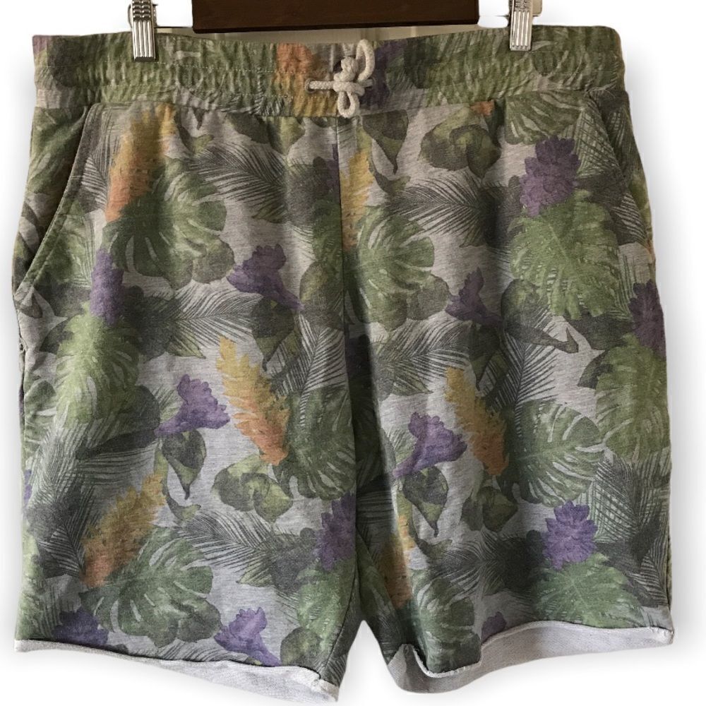 Divided / H&M gray floral drawstring shorts (P5)